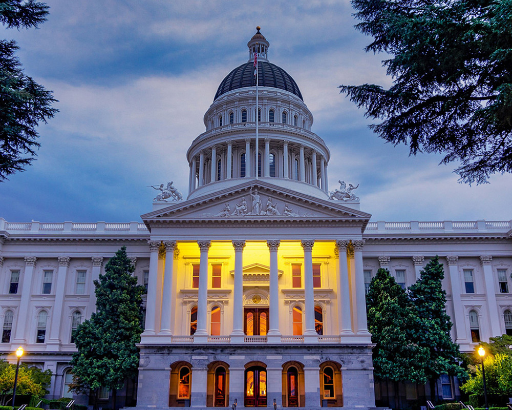 photo of the California State Capitol Building